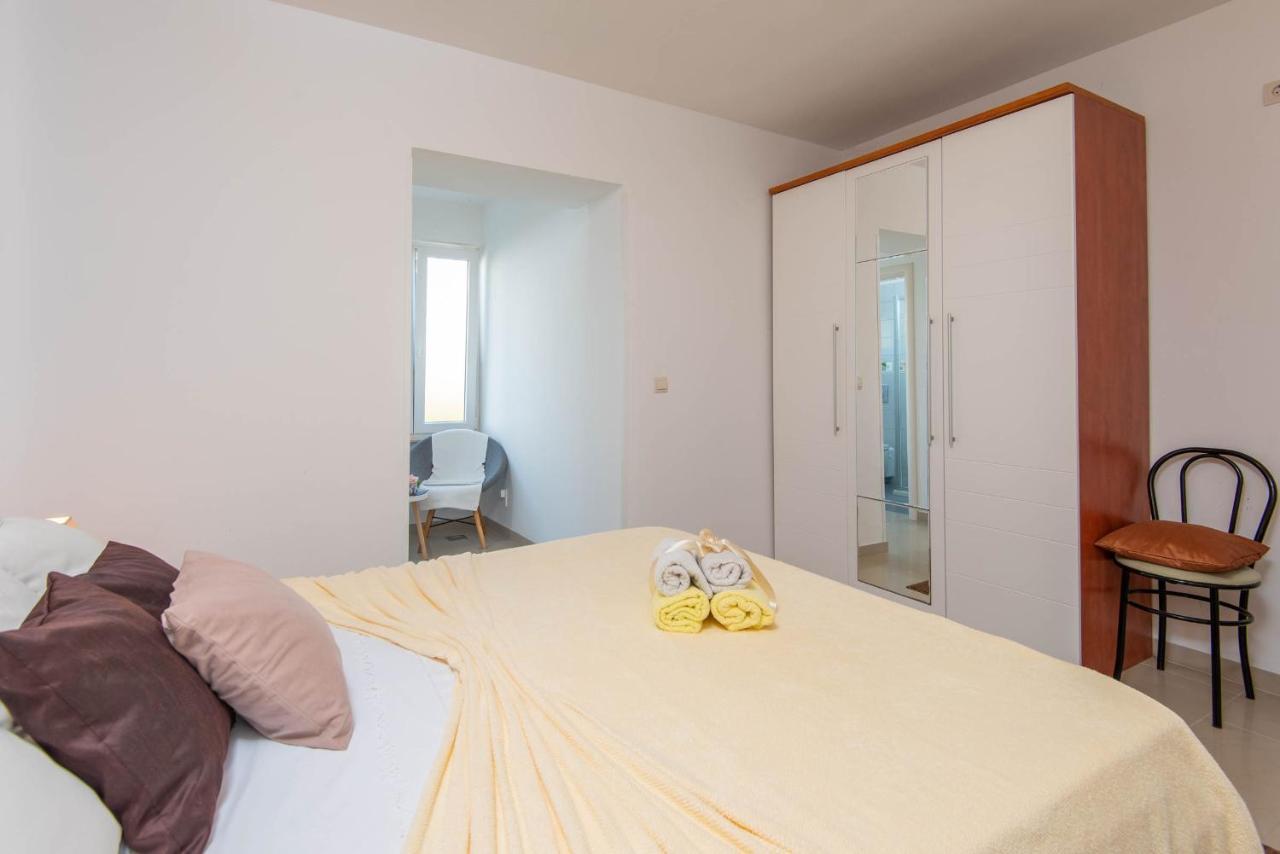 Apartments Lenka Orebic Bagian luar foto